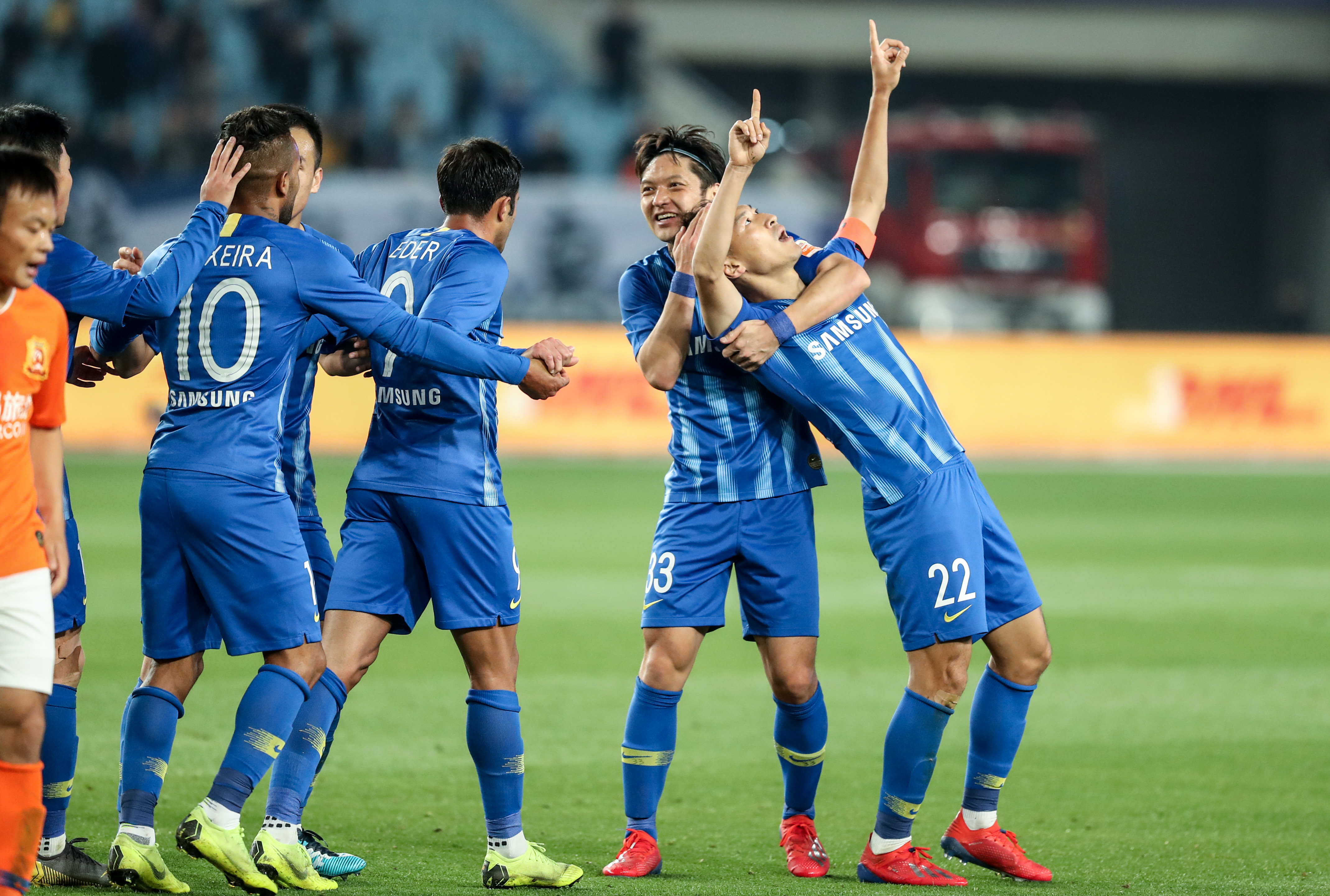 弗兰克：中国非常自由和安全，商品非常便宜，菜味道出奇地好