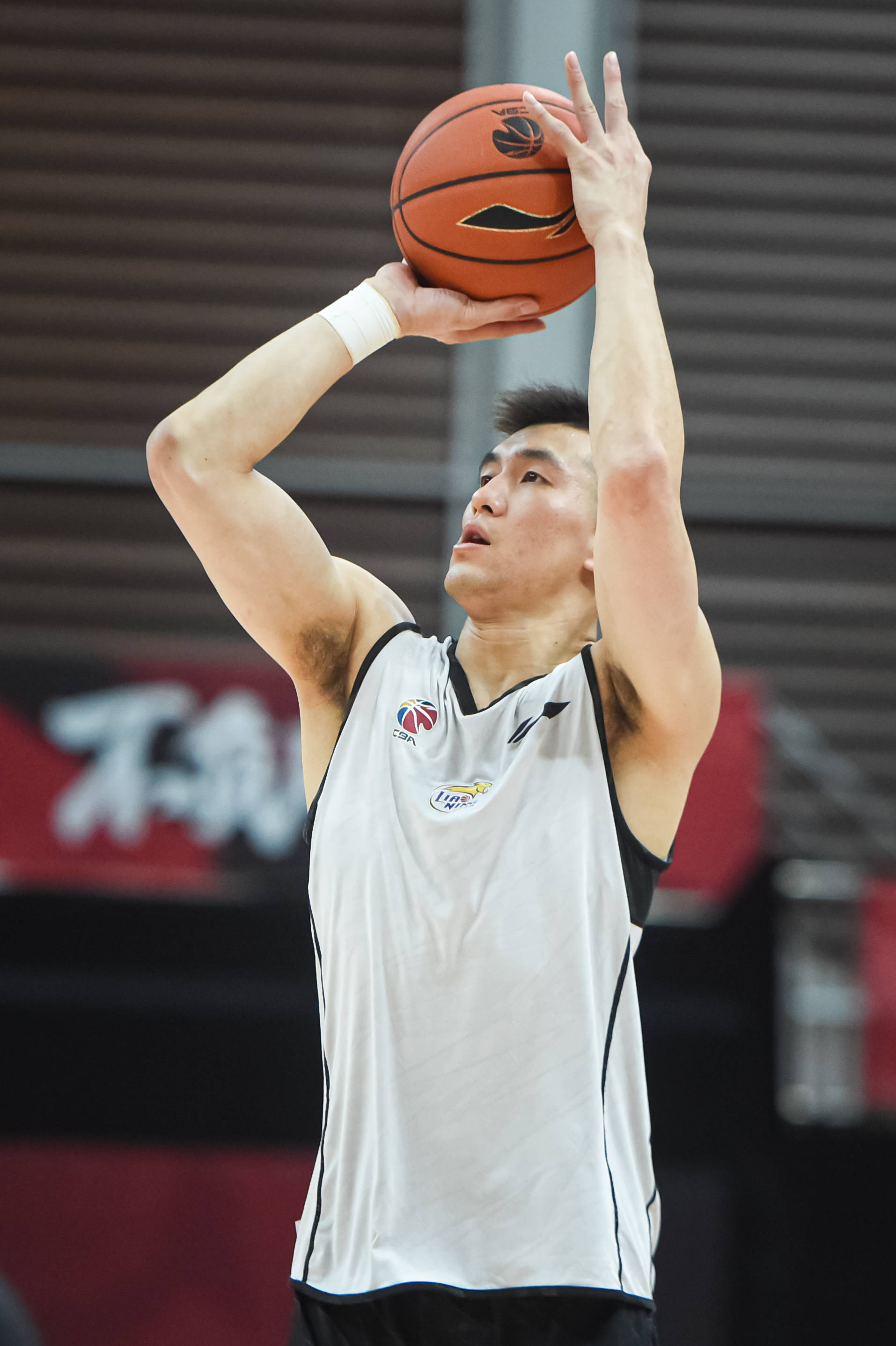 早上7点，欧战3大杯8强全诞生！英超5个席位+穆