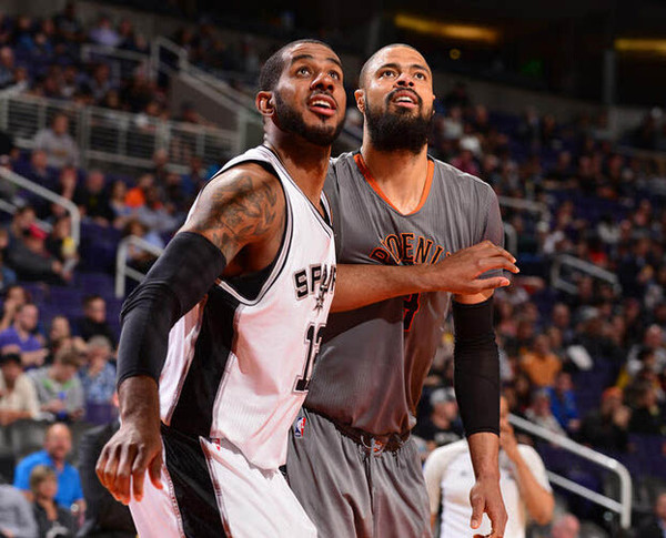 曼城vs布莱顿：阿莱恩、胡桑诺夫首发，阿克、哈兰德出战