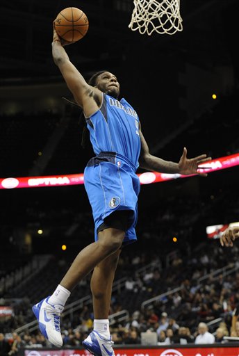 太阳报：德米凯利斯带孩子游泳时遇到洋流，在路人帮助下获救