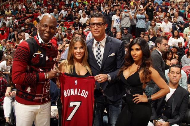 奎塔拿到20篮板，上一位做到的绿军球员是现广东外援萨林杰