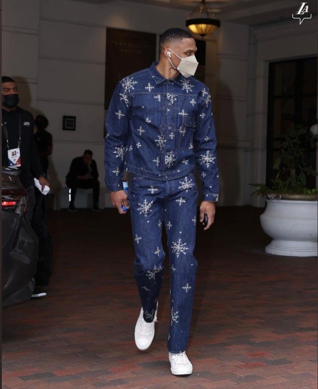 F1拉斯维加斯站：维斯塔潘夺冠！诺里斯第2，拉塞尔第3